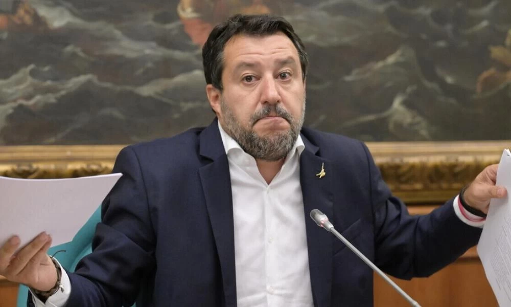 Έρχεται το τέλος του Σαλβίνι; Τον πάνε για....καρατόμηση-Πως επιδιώκει να διασωθεί